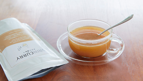 “飲むカレー”として、スパイス＆ベジタブルを摂取できる「ドリンカレー」