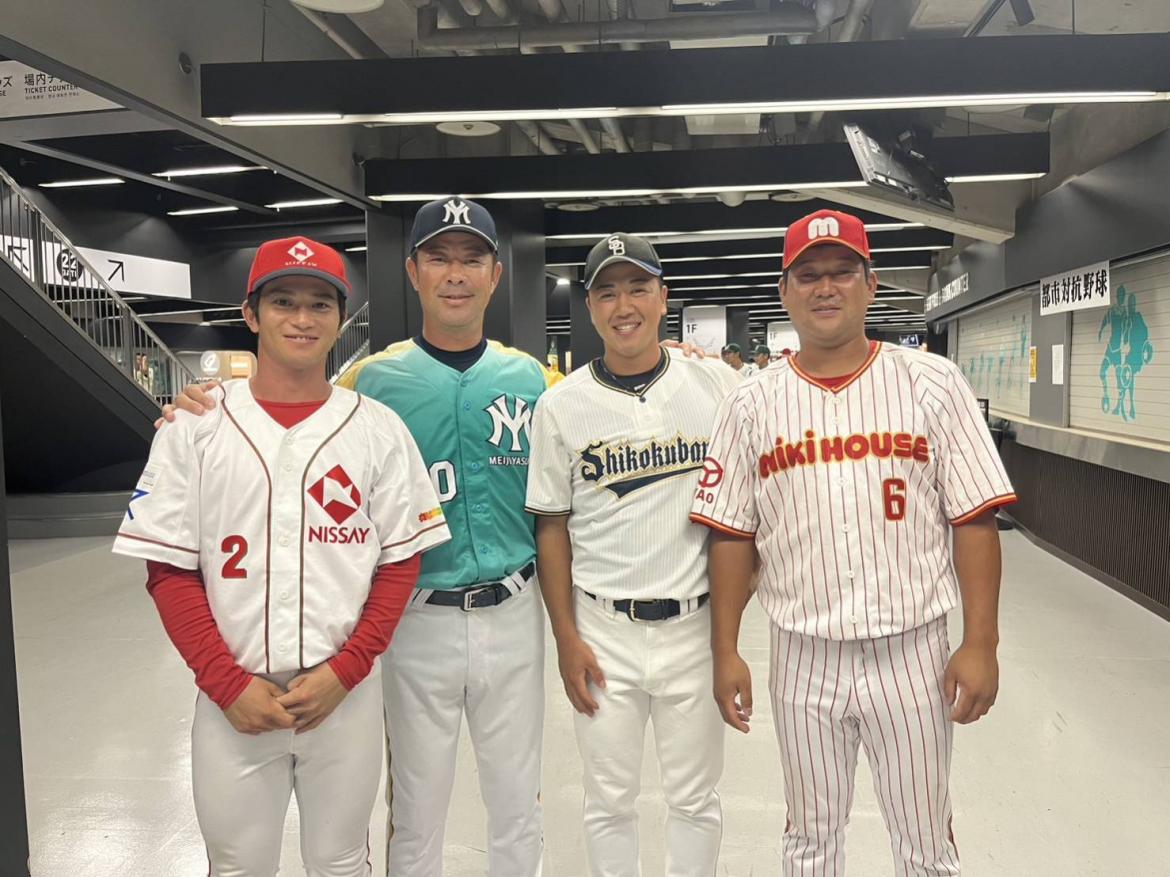 2024年都市対抗開会式後に明徳OB達と。