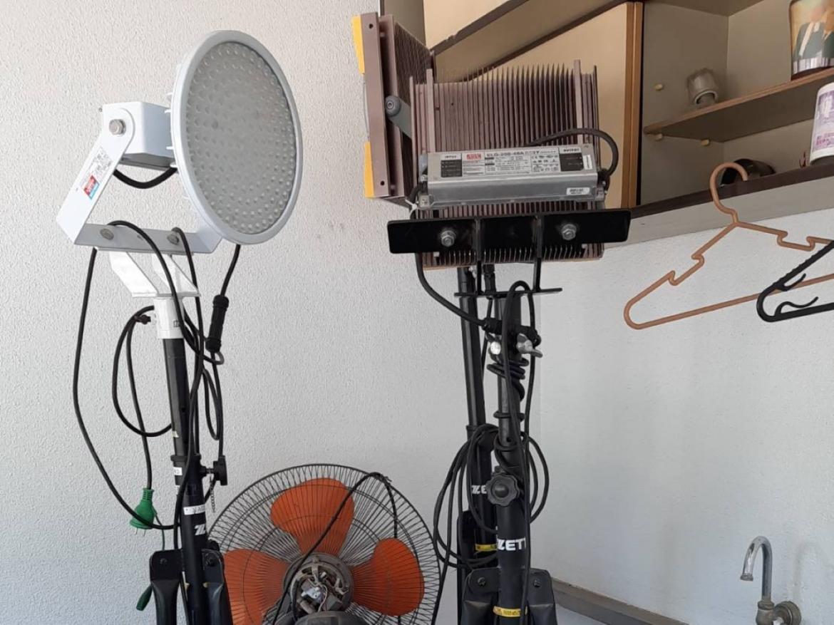 仮設投光器５台を使用して