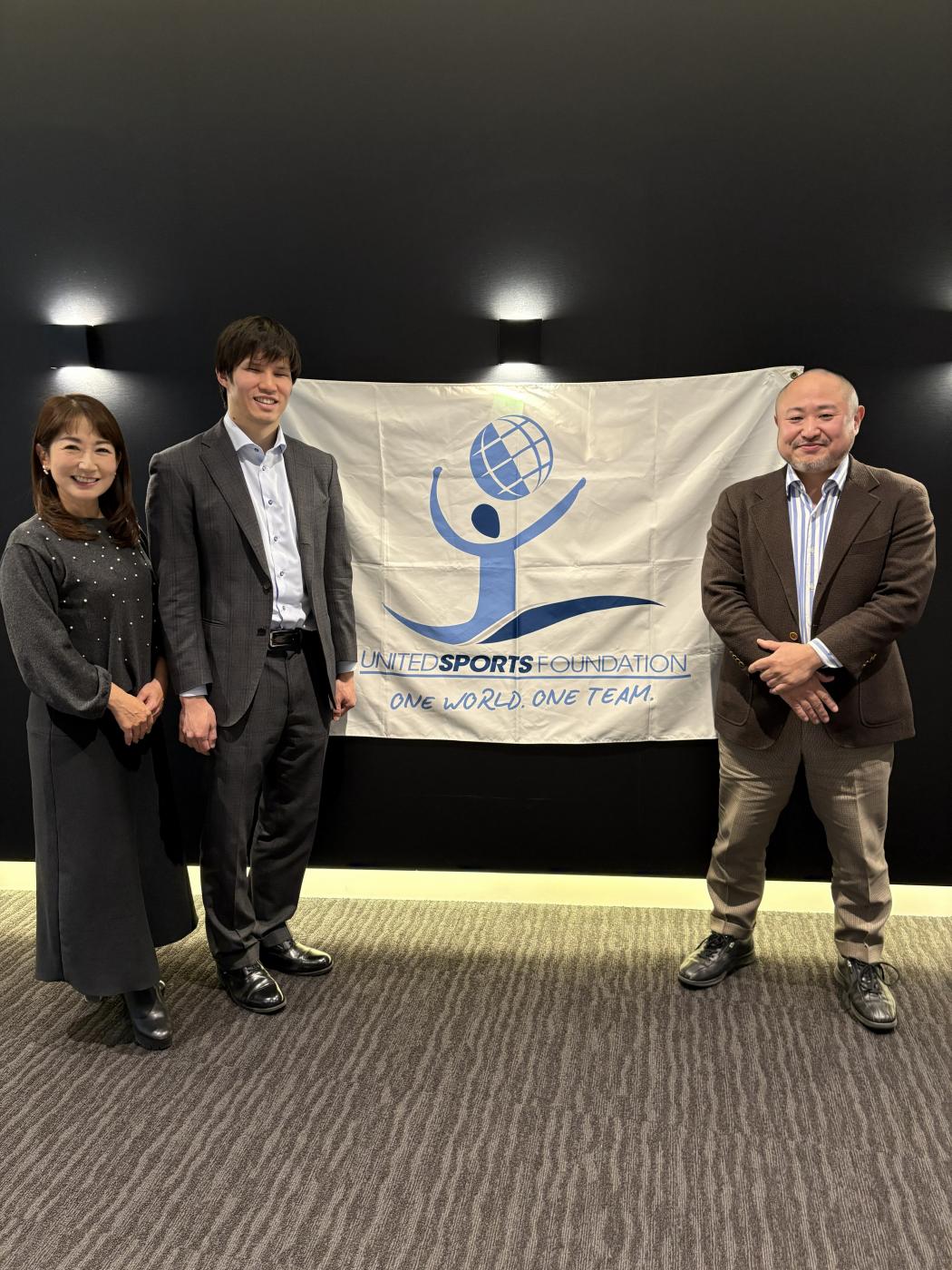 写真 左）USF代表 諸橋 様　中央）木村　右）初瀬 