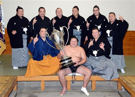 友綱部屋ファンクラブは皆さんのご寄付により成り立っております。 友綱部屋の発展、力士の育成、発掘にご協力をお願い致します。 （※ご協力頂きました寄付金は決済手数料、運営諸経費を除き、全額友綱部屋に寄付致します。）